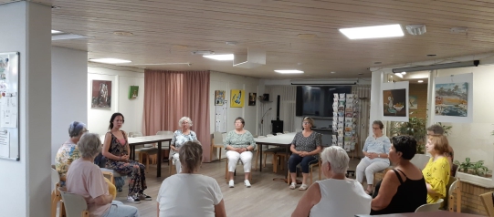 Doe mee: Nog enkele plaatsen vrij voor stoelyoga